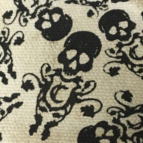 LOOKING FOR CONVERSE .. NOT FOR SALE!! - Picture 2 of 2